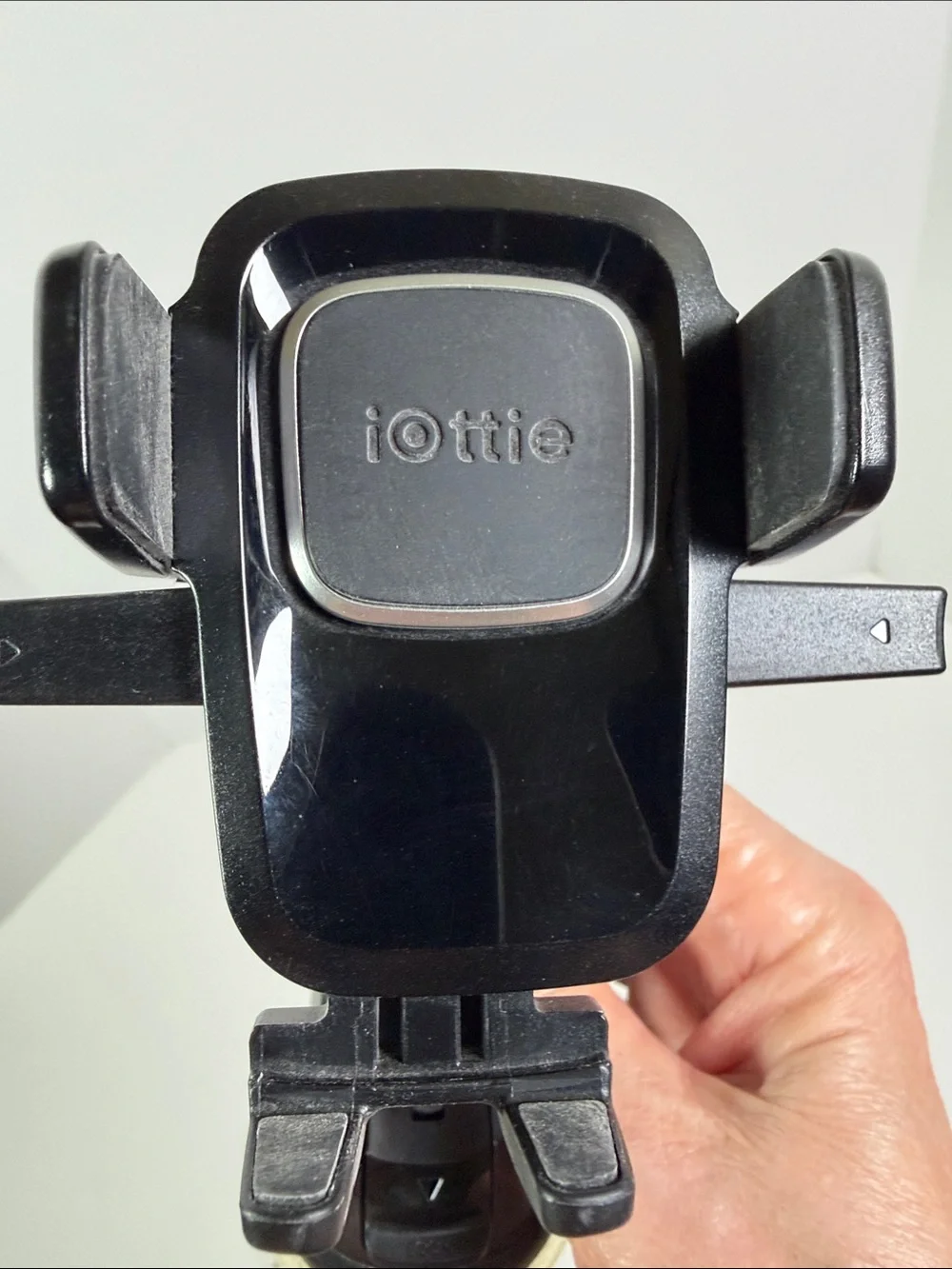iOttie Universal Car Mount Holder Adjustable Smartphone Dash Windshield Phone